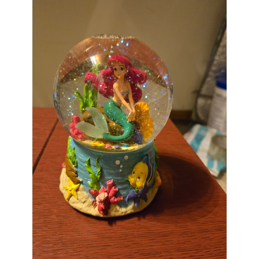 Disney The Little Mermaid Ariel Snow Globe Flounder Sebastian Under the Sea - Picture 9 of 10